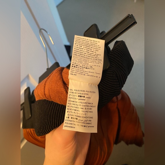 Faux leather benetton mini skirt - Picture 5 of 5